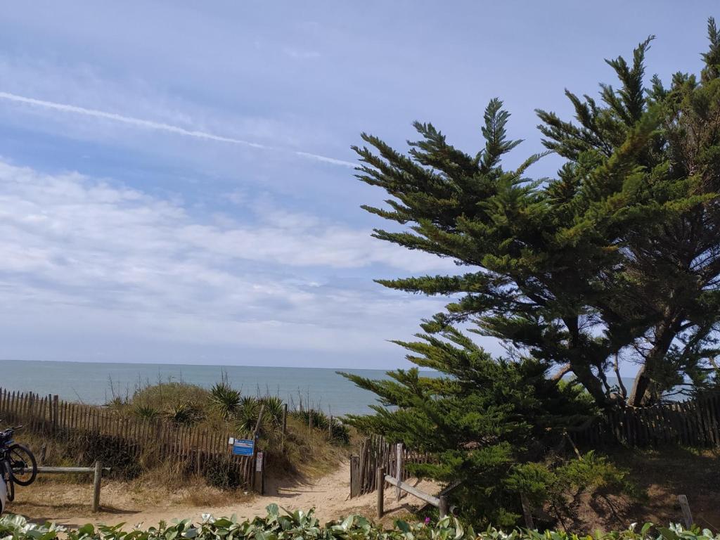 Maisonnette à Barbâtre, 30m de la plage pour 4 pers - FR-1-823-57, Barbâtre