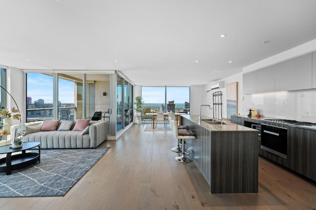 Penthouse at City 3B2B2C-Harbour-Ocean View, Melbourne