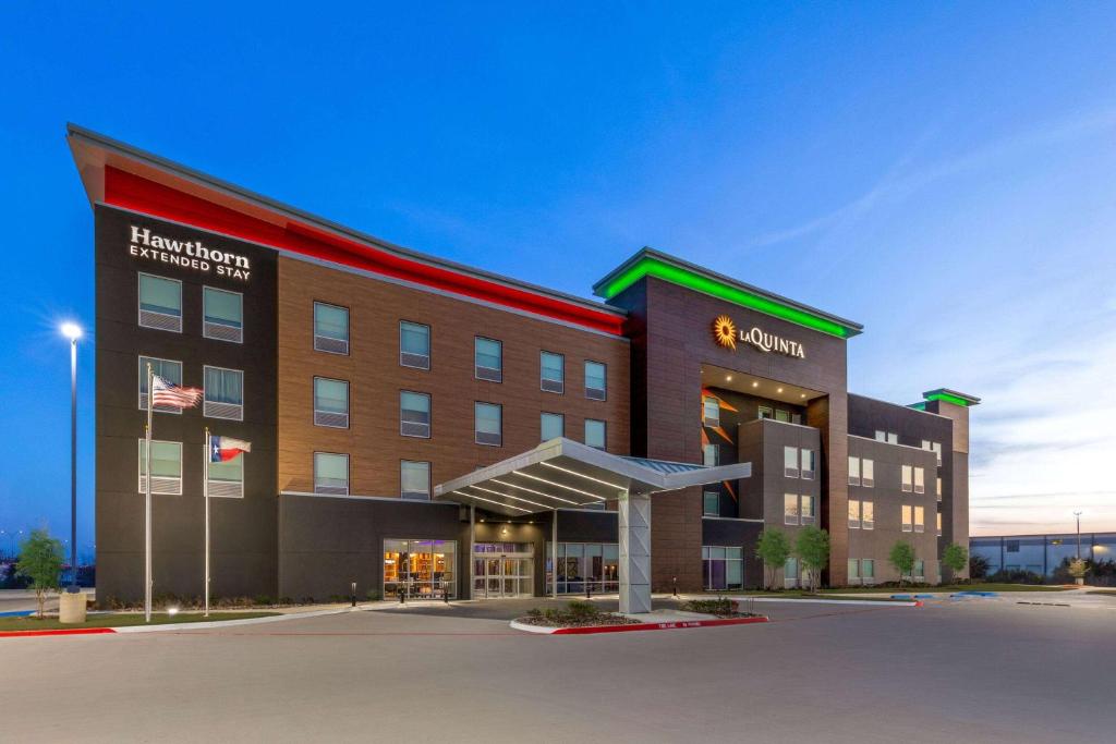Hawthorn Extended Stay by Wyndham DeSoto, DeSoto