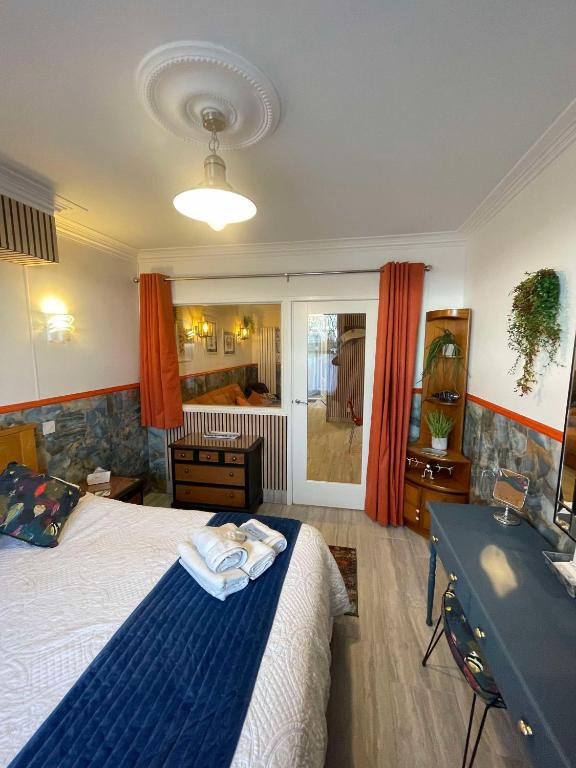 The Nautical Dog Friendly Seafront Apartment photo 2