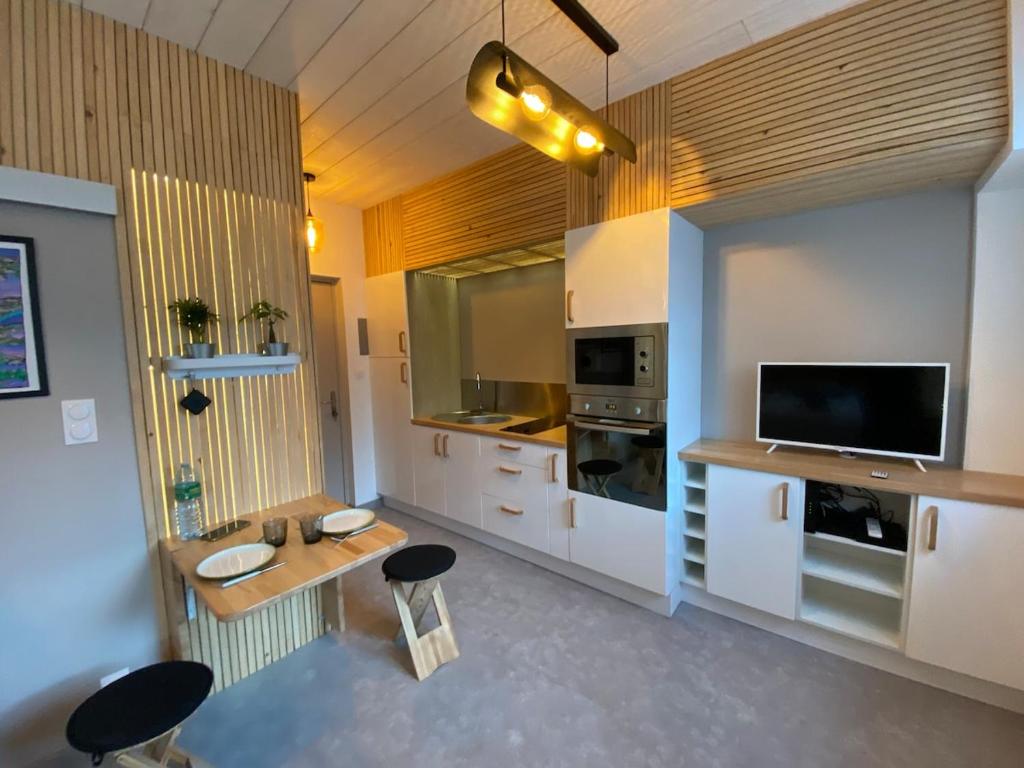 Charmant studio quartier salins 5mn gare routiere - 2