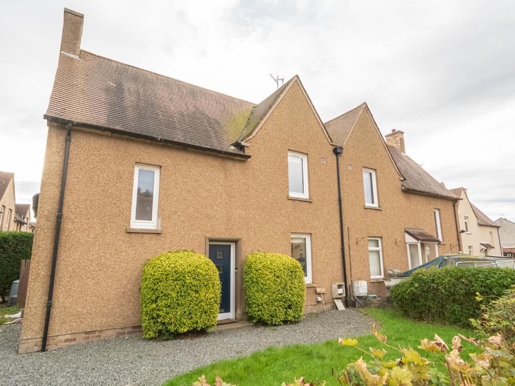 Charming Family House in Rosewell - Pass the Keys, Edinburgh