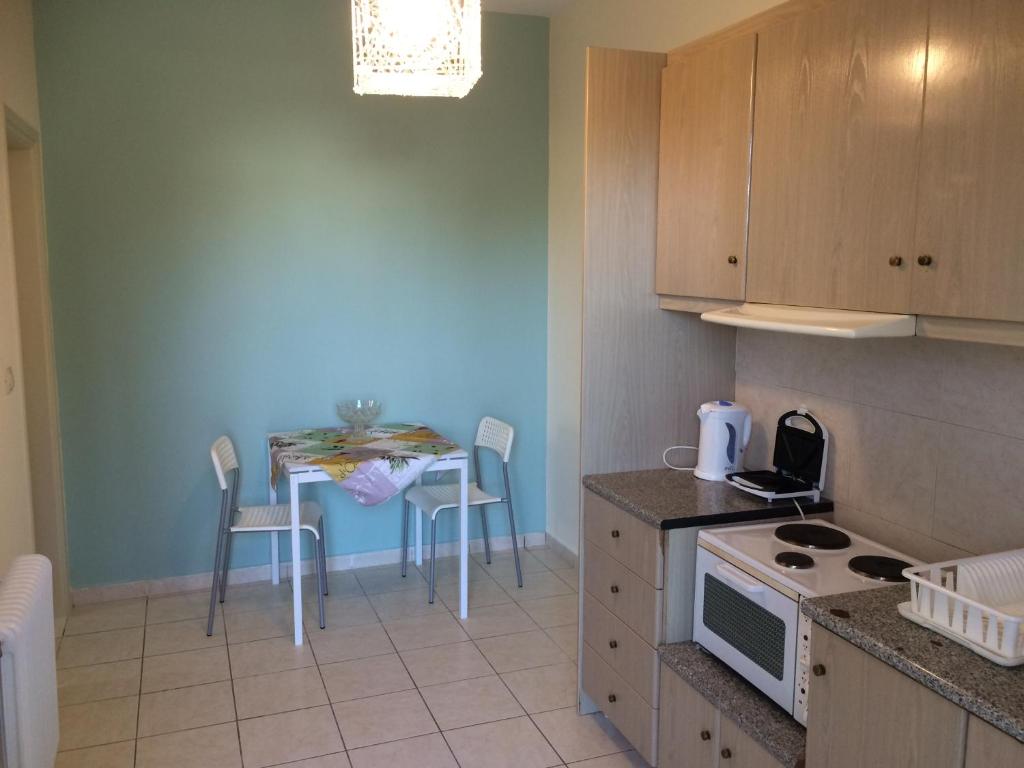 Kitchen, Sunny Studios in Kefalonia