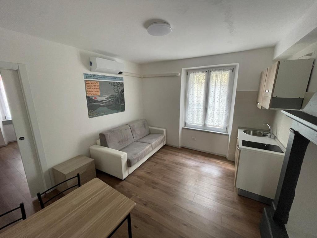 L'ETRANGE RENDEZ-VOUS Tome 2, Carona