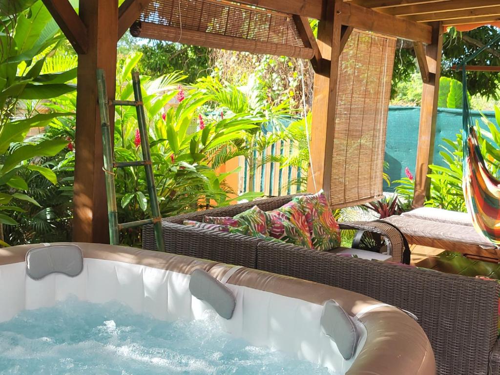 Gîte KAZ' A TYKA jacuzzi privatif, Saint-François