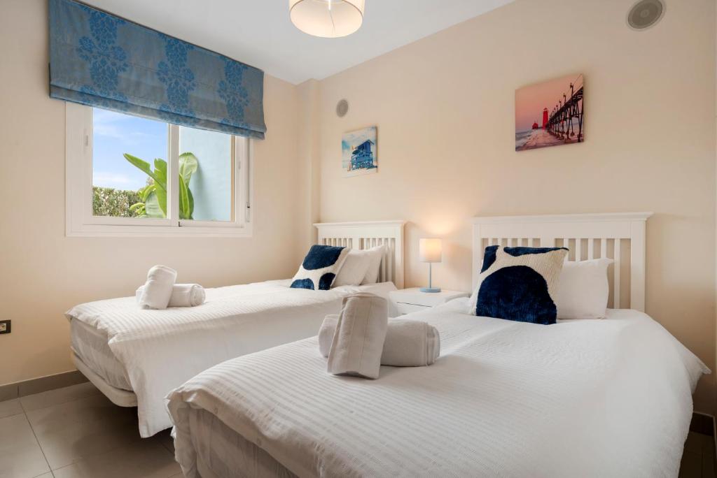 Elegant Apartment in Cortijo Del Mar Near Marbella & Estepona with Large Swimming Pool - 4