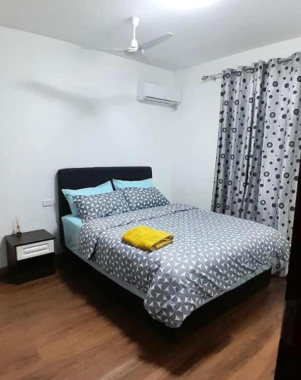 Unit 6 F3, Порт-Морсби