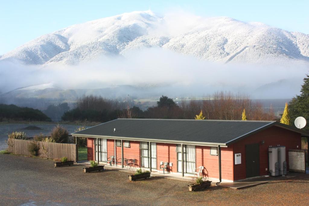 Owen River Tavern &amp; Motels — Hotel in Murchison