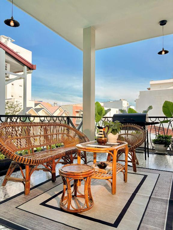 RUSTIC APARTMENT- BeTong Residences RUSTIC APARTMENT- BeTong Residences