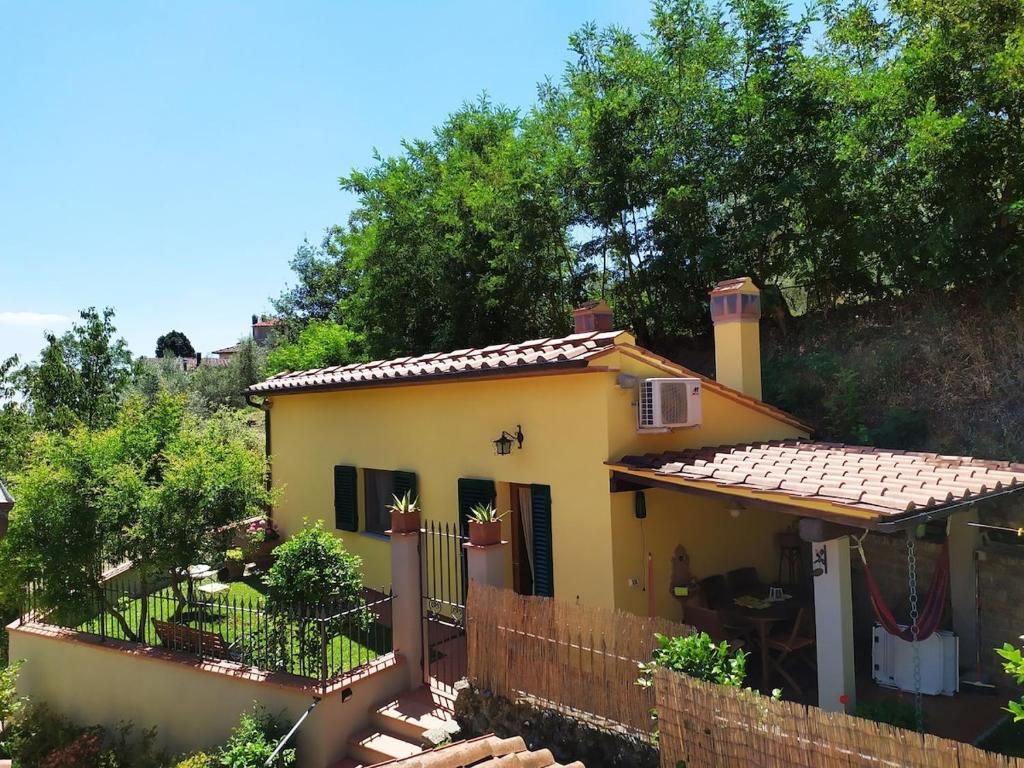 Wonderful Rustic Cottage with Garden-Only Adults, Pistoia