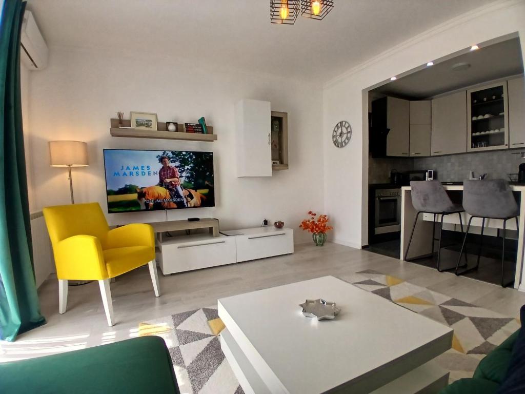 4th Floor Apartment - 3