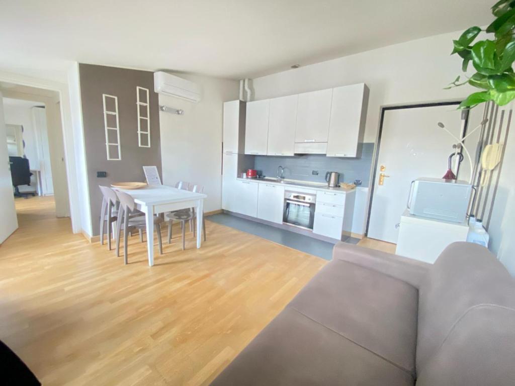Skyline apartment Isola - 4