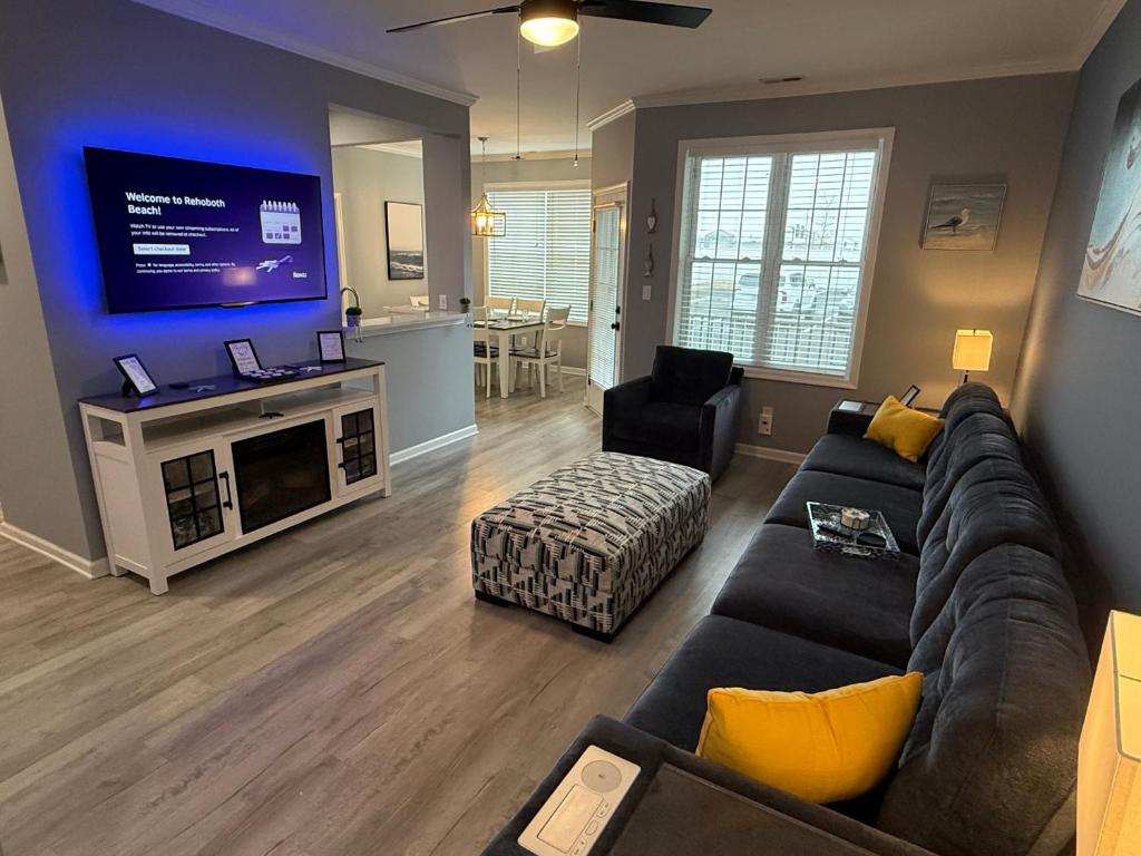 Modern & Renovated, Dog Friendly, 1st Floor Condo, Rehoboth Beach