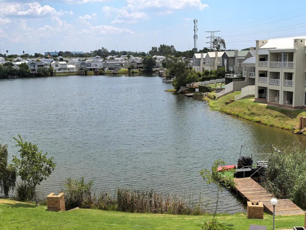 Your Perfect Escape with Breathtaking Lake Views, Pretoria