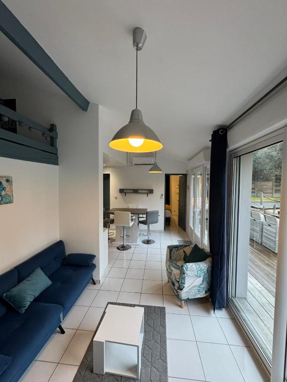 Dépendance avec piscine et spa partagés - plage 130 m - 1