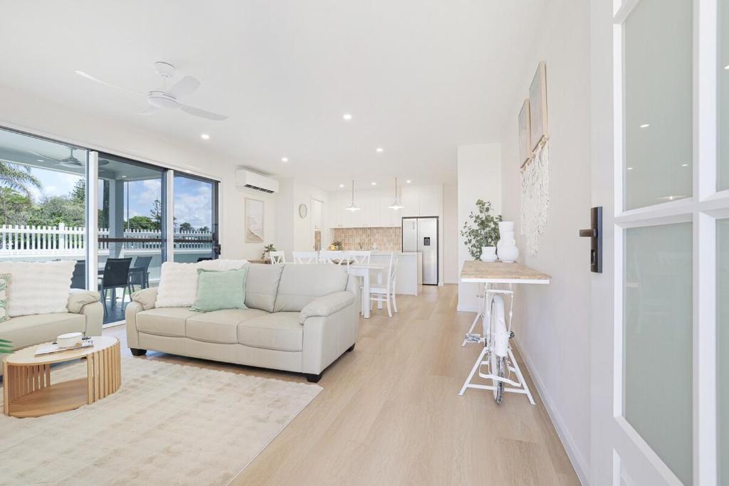 2min walk to Esplanade - Perfect Bargara Escape, Bargara