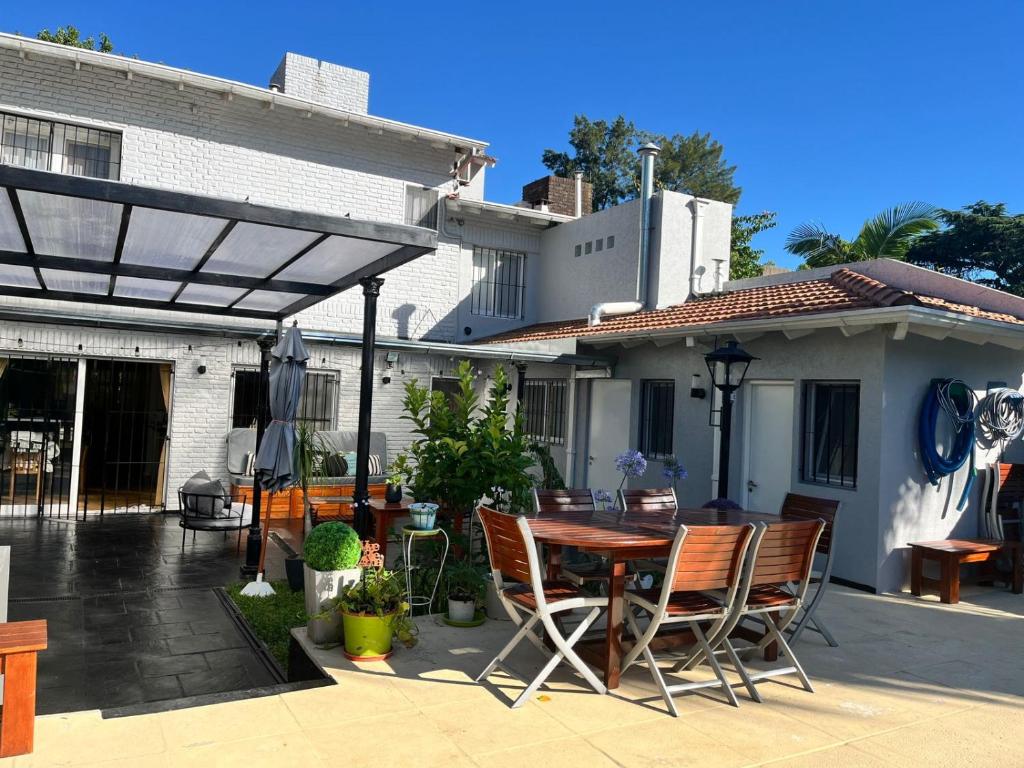 Casa hermosa piscina con parrilla - 2