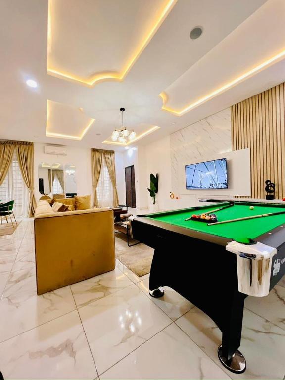 Home away from Home, Lekki