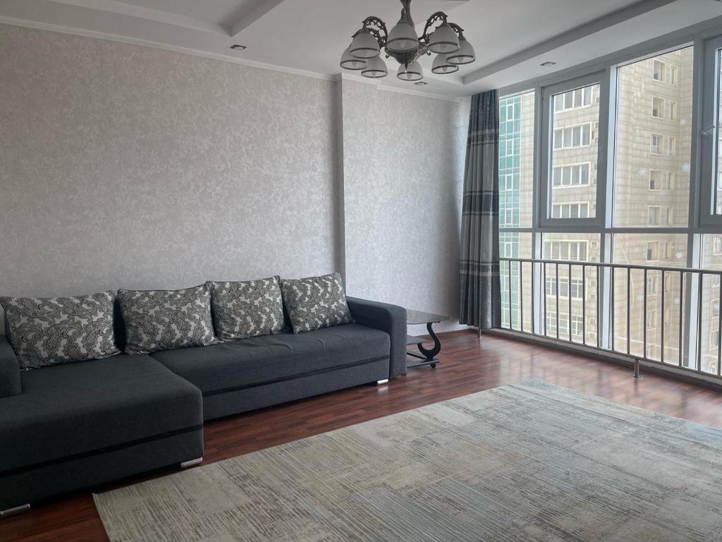 Апартаменты напротив Dostyk Plaza, Almaty