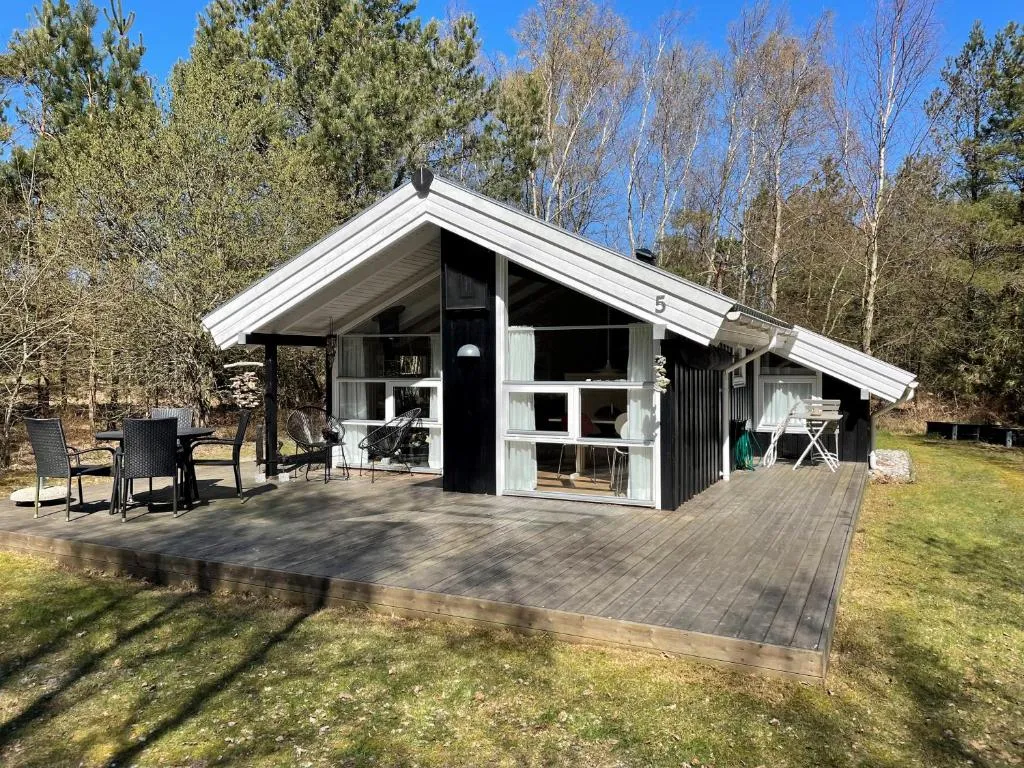Flot feriehus på Læsø - tæt på strand, natur og Vesterø Havn，位于维斯特罗哈文的酒店