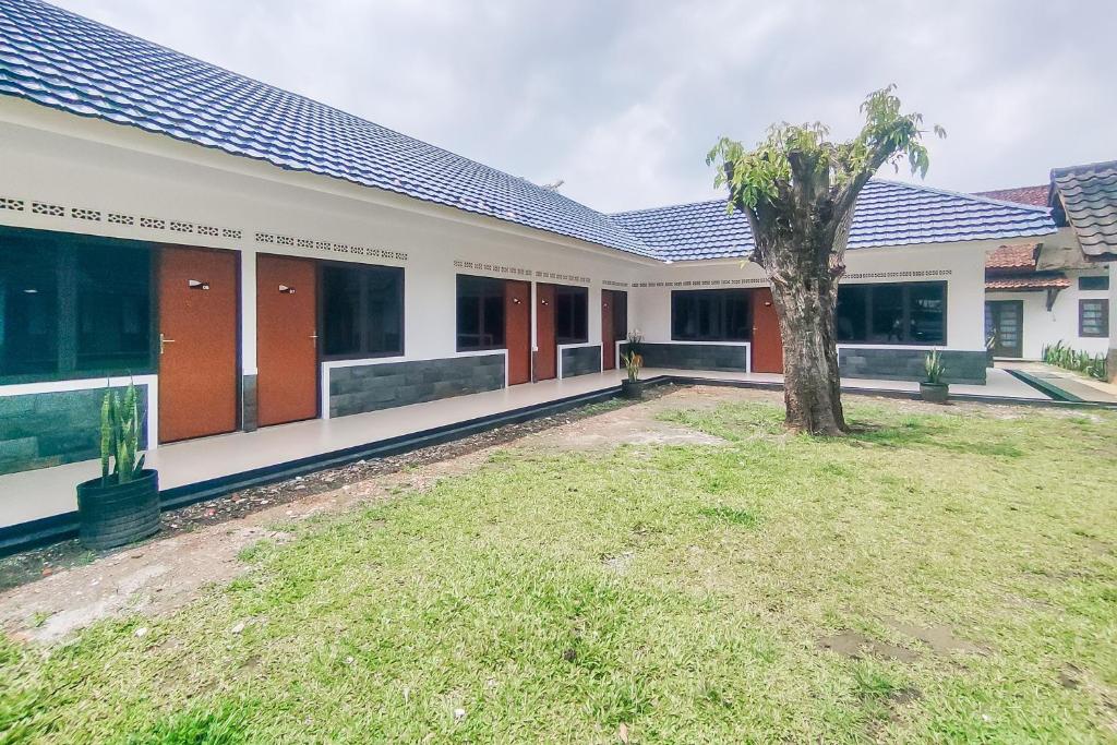 Roemah Ciremay RedPartner Roemah Ciremay RedPartner