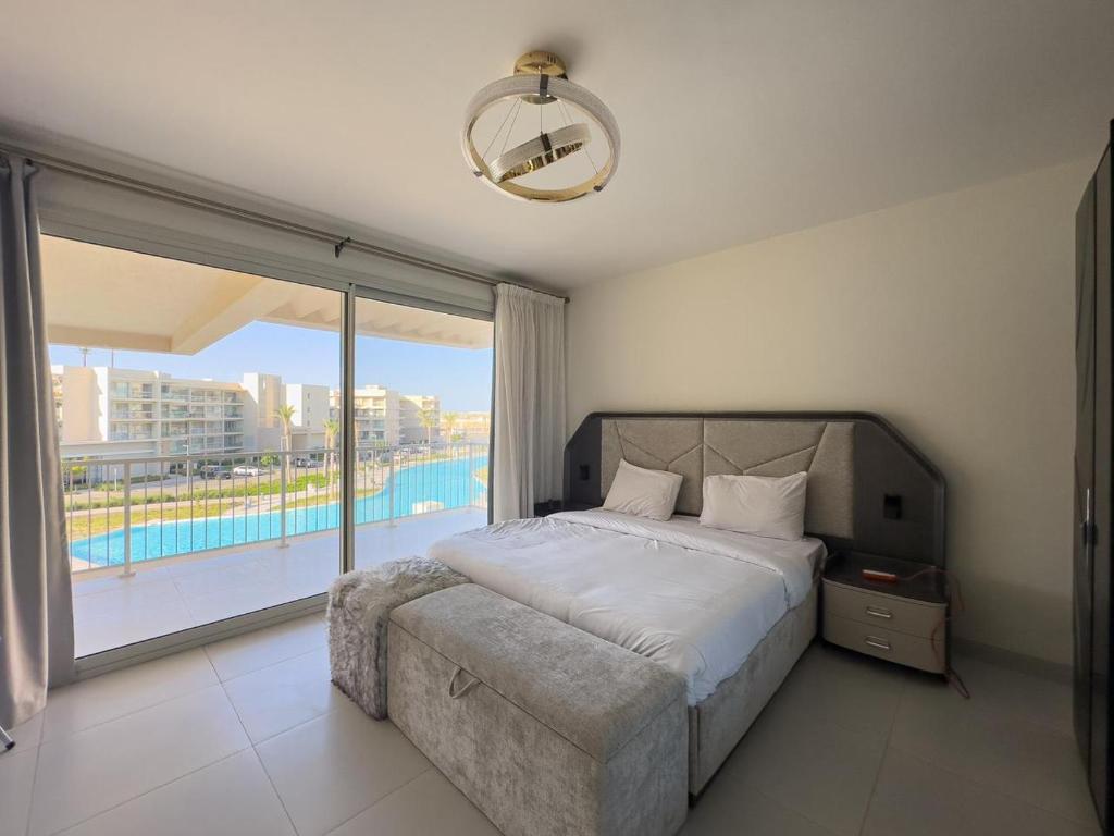Lagoon chalet in marina views 3 bedrooms perfect view exm68, El Alamein