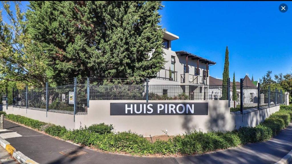 Studio 5 at Huis Piron, Stellenbosch