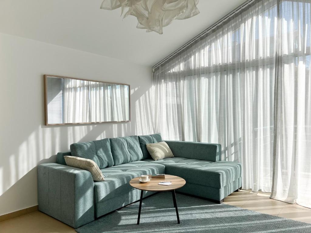 Acacia Hill apartment A9 without pool, Đenovići