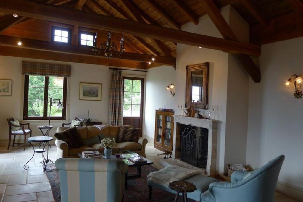 Stylish Traditional Chalet - 2