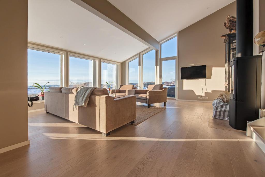 Fredheim, Northern Light Lodge, Kallsøya