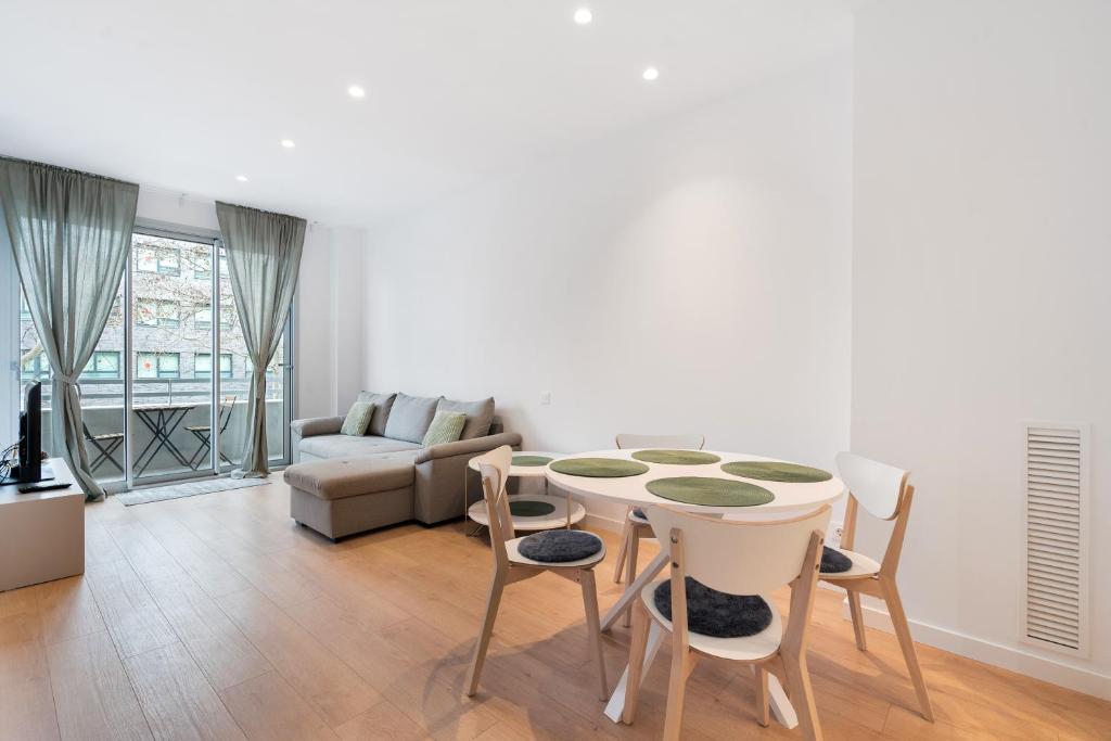 Diagonal Mar Monthly 2BR Pools Parking - 4