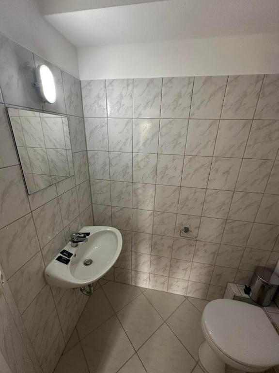2-Rent Group Hostel Apartments HAN53 - 3