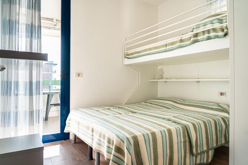 Enjoy the sea view from our spacious balcony - 5