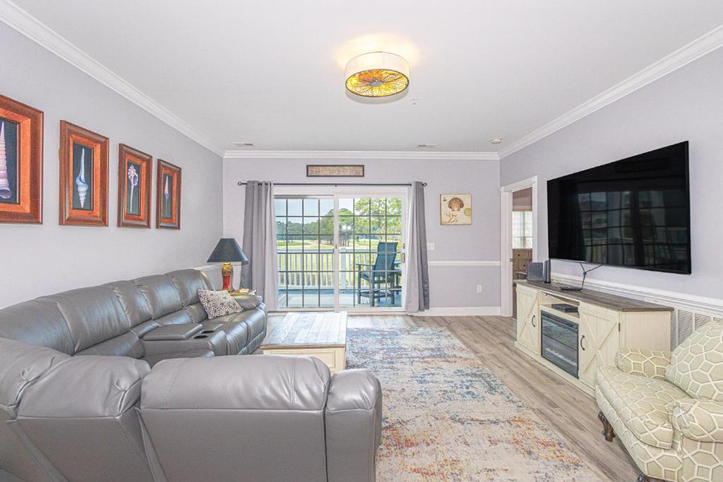 Updated 3 BR Condo-Golf Course Views! Magnolia Pointe 201, Myrtle Beach