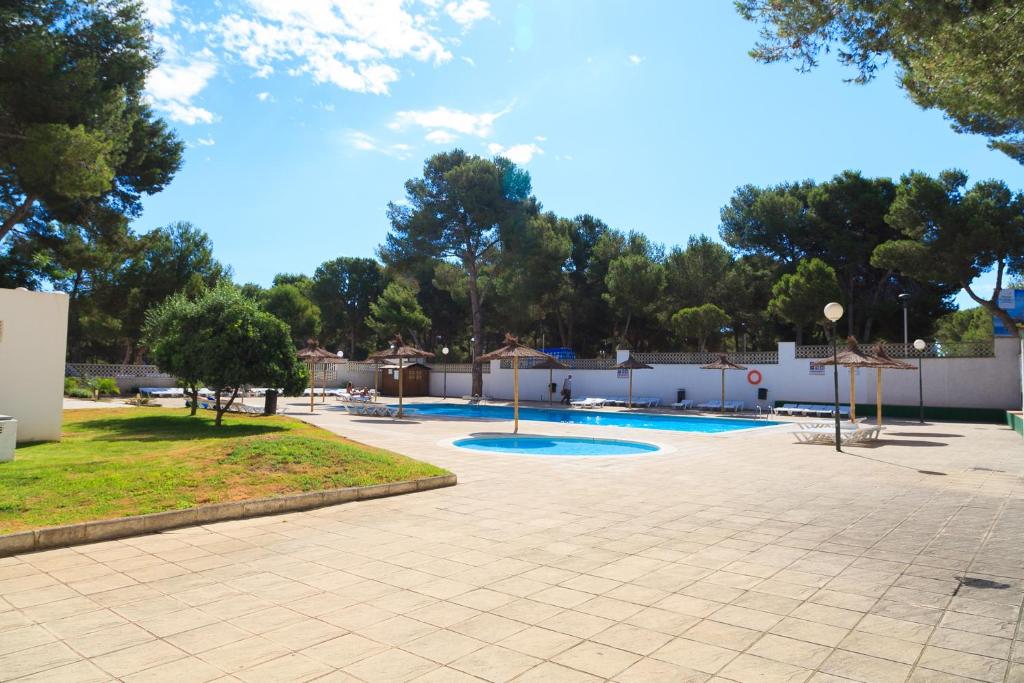 UHC Salou Pacific Apartments — Swimming pool in Salou, Catalonia