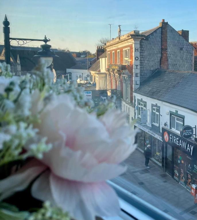 Flat with parking off High St, Andover