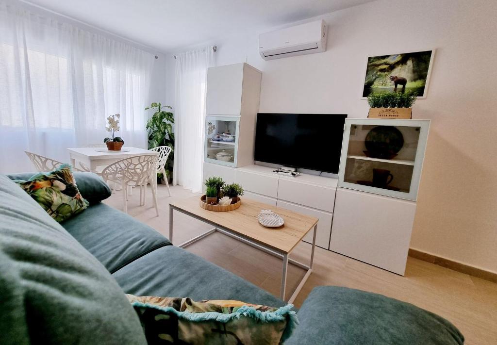 Modern and Cozy Apartment Just Steps from Los Locos Beach - 4