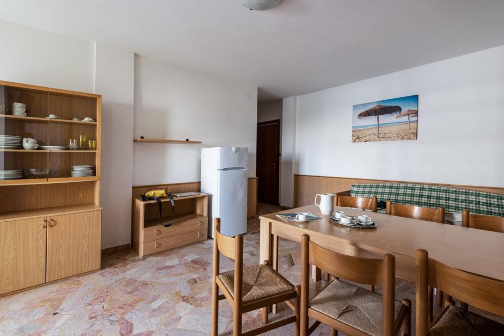 Beachside retreat with terrace in Bibione - 3