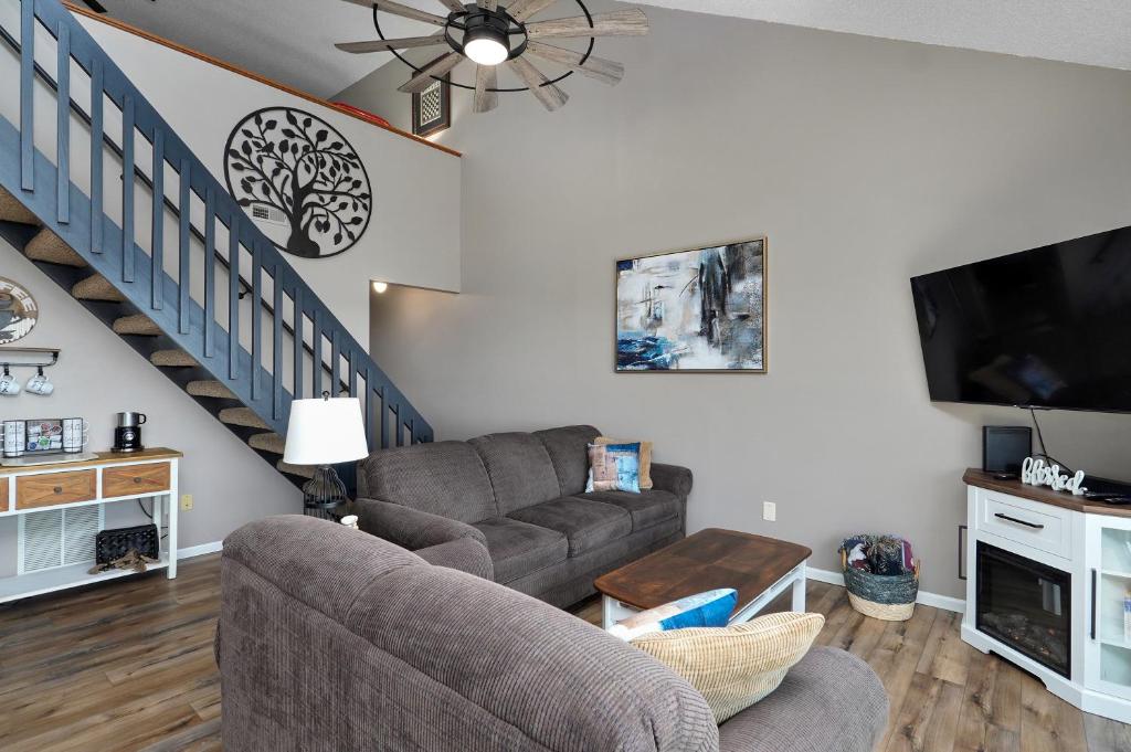 Red Oak 916, Branson