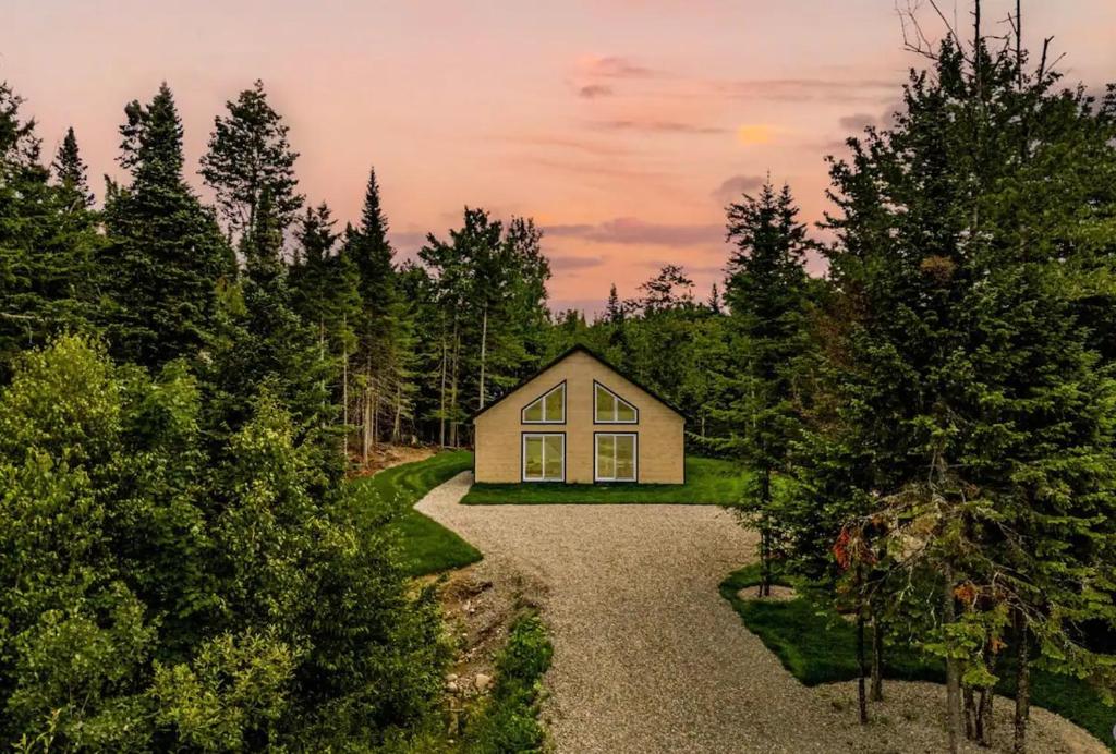 Chalet Escapade, Spa, Piscine, La Patrie