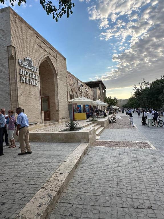 MUNIS Lyabi hauz, Buchara