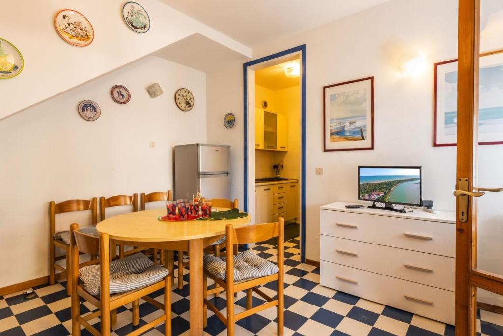Cozy townhouse for families with pool and garden - 2