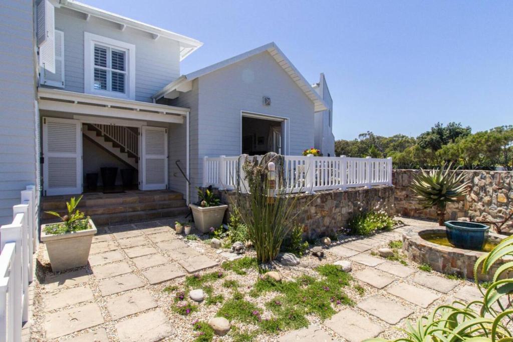 Nautilus on Grotto Beach - heated pool, Hermanus