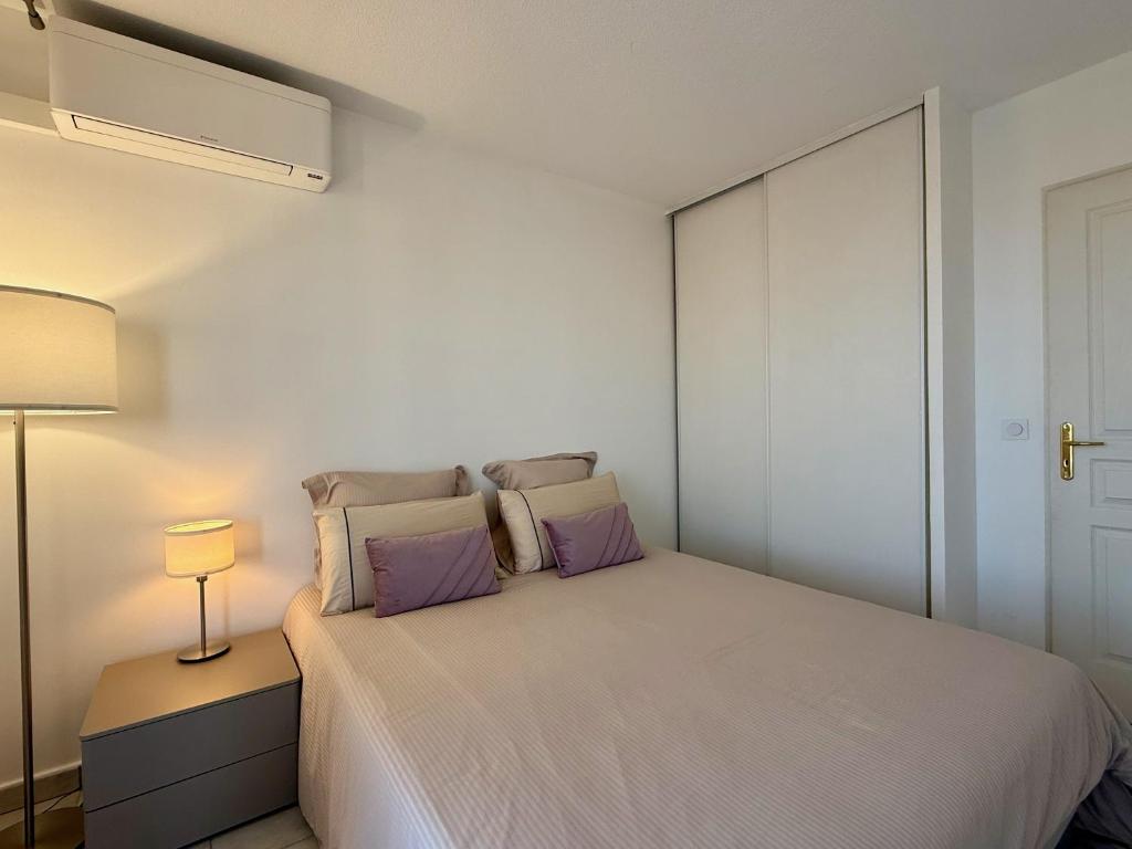 Elegant Apartment with Private Pool, Parking & 5min to beach - 5