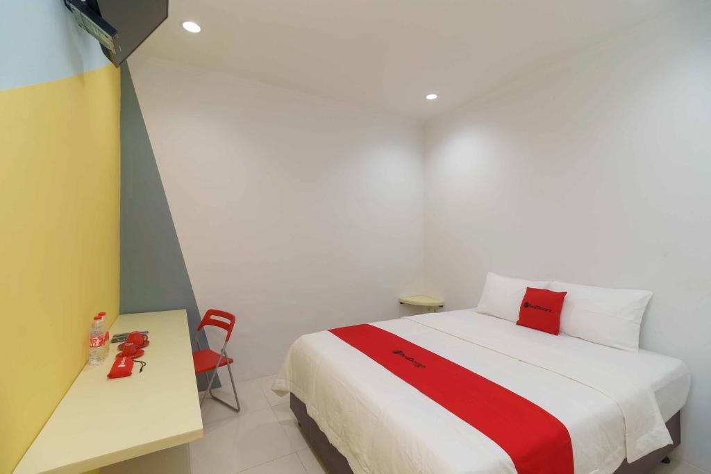 RedDoorz at Taman Galaxy Bekasi, Bekasi