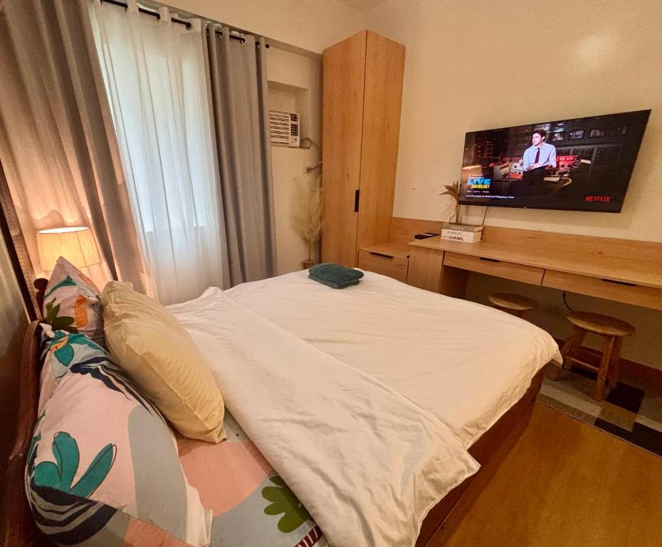 Relaxation for Family & Couples Comfort Netflix & Chill Near Mall SM Fairview Trees Residences Quezon City, Manila