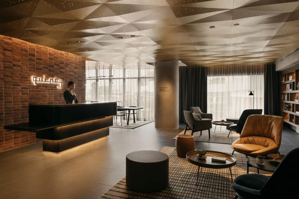 Shared lounge/TV area