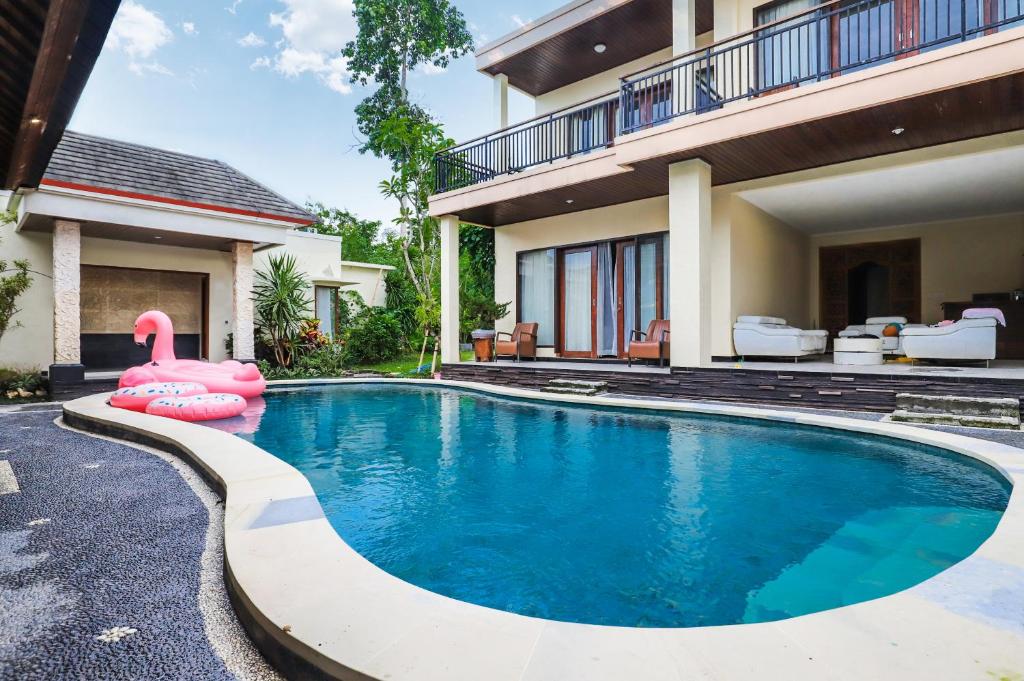 Unwind in 2BDR Ubud Villa Oceania - Huge Pool & Lawn, Ubud