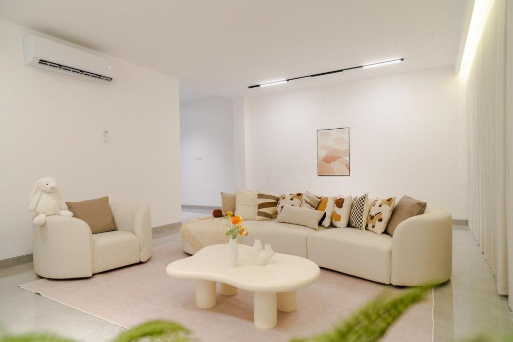 Georgetown Bright & Kid-Friendly KTV 3BR 15pax C, George Town