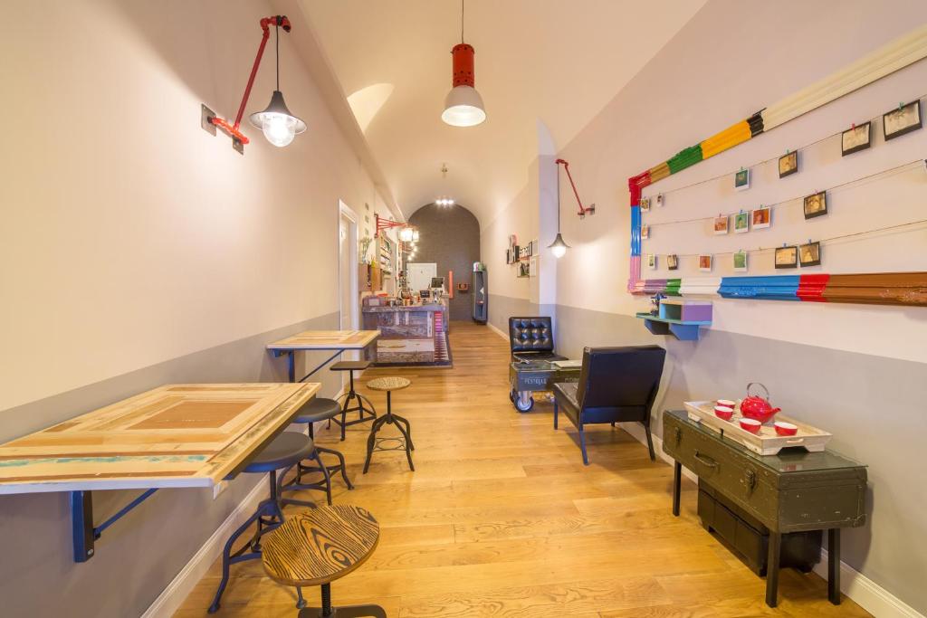 Shared lounge/TV area